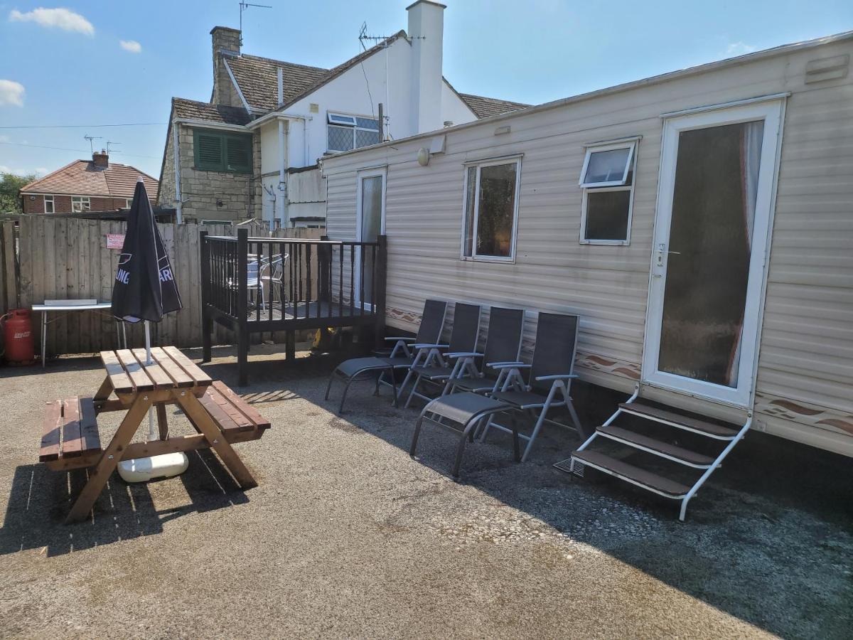 The Jackdaw Pub Self Catering Static Caravan Free Breakfast Supplied Bed & Breakfast Tadcaster Exterior photo