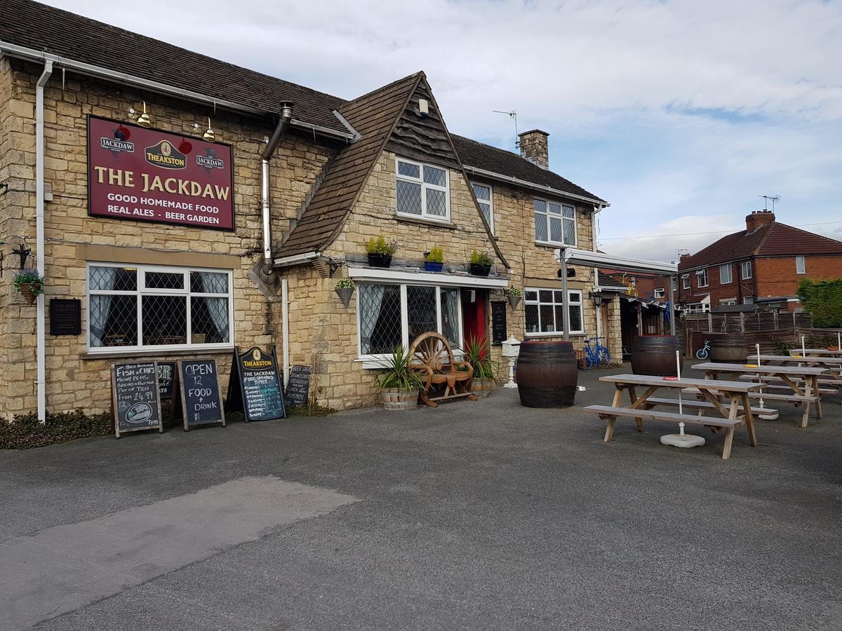 The Jackdaw Pub Self Catering Static Caravan Free Breakfast Supplied Bed & Breakfast Tadcaster Exterior photo