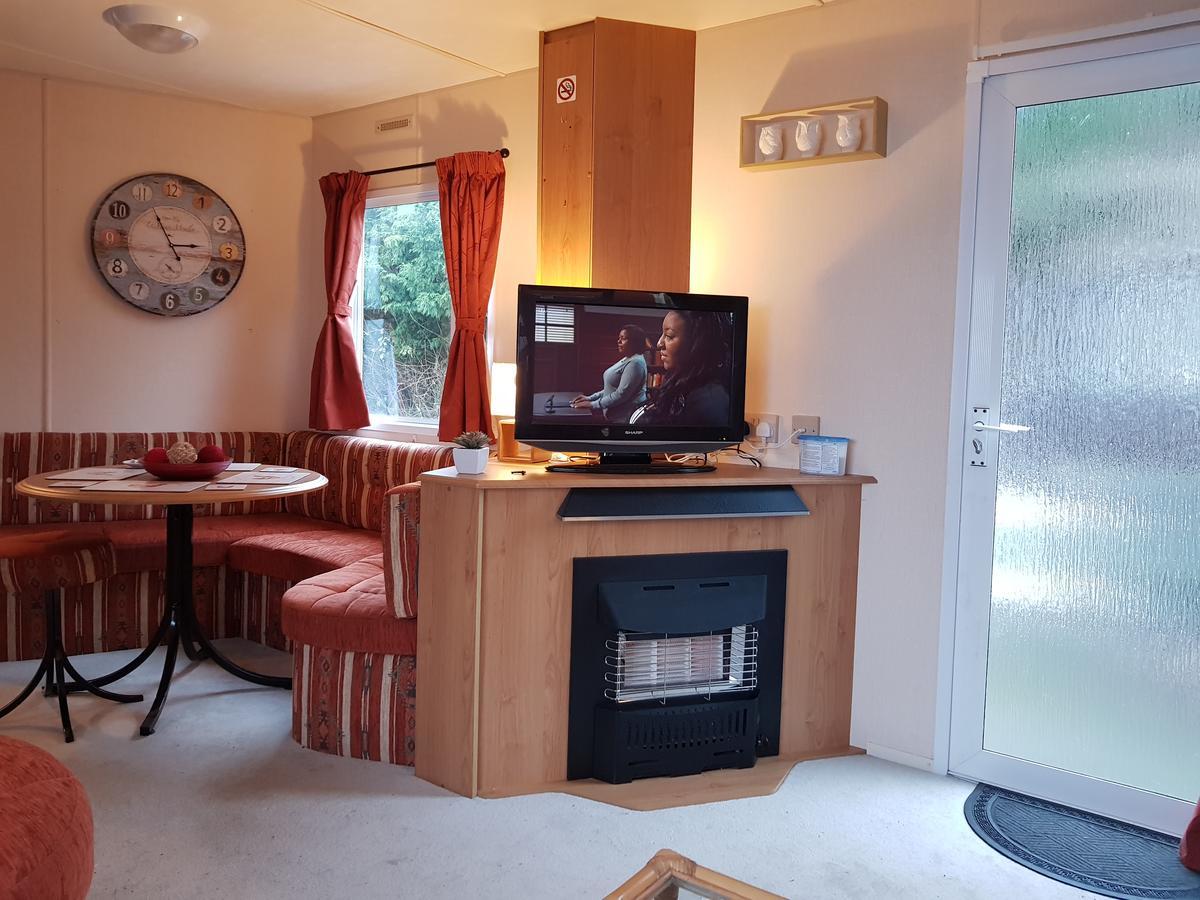 The Jackdaw Pub Self Catering Static Caravan Free Breakfast Supplied Bed & Breakfast Tadcaster Exterior photo